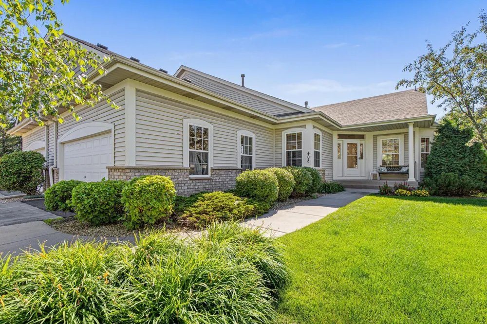 408 Holly Lane Oakdale, MN 55128