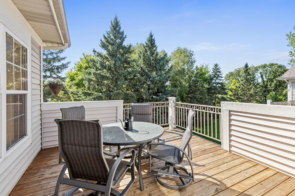 408 Holly Lane Oakdale, MN 55128