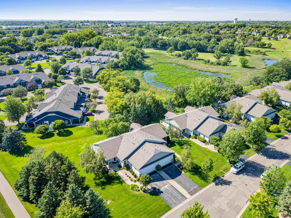 408 Holly Lane Oakdale, MN 55128