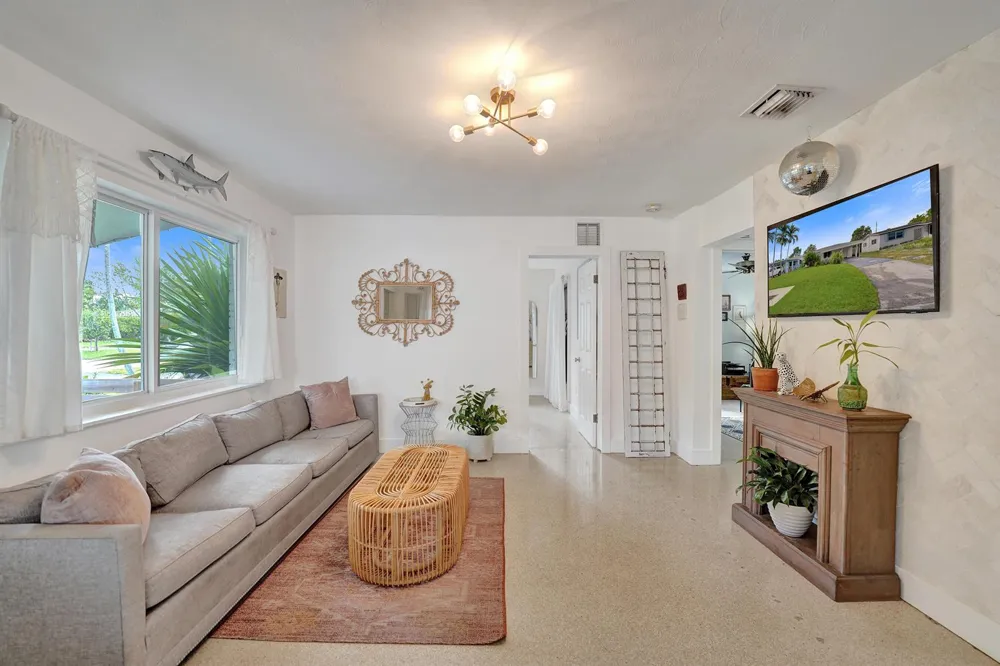 180 NW 48th Court Oakland Park, FL 33309
