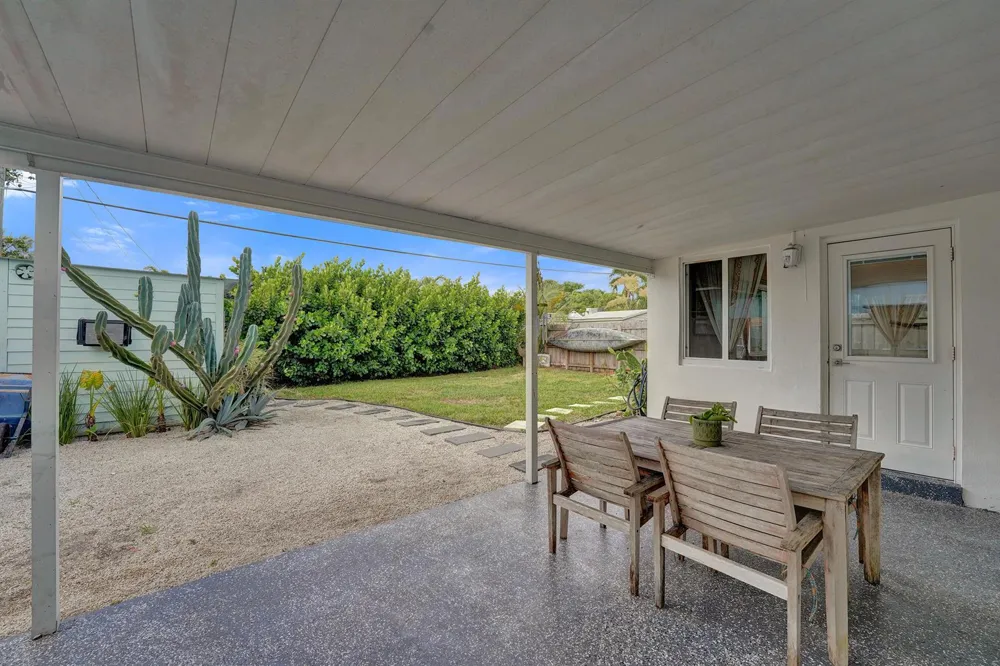 180 NW 48th Court Oakland Park, FL 33309