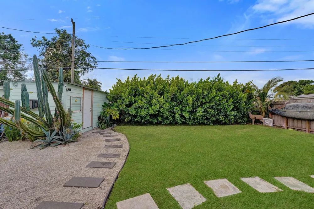 180 NW 48th Court Oakland Park, FL 33309