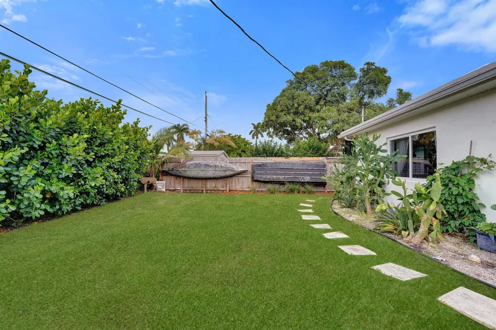 180 NW 48th Court Oakland Park, FL 33309