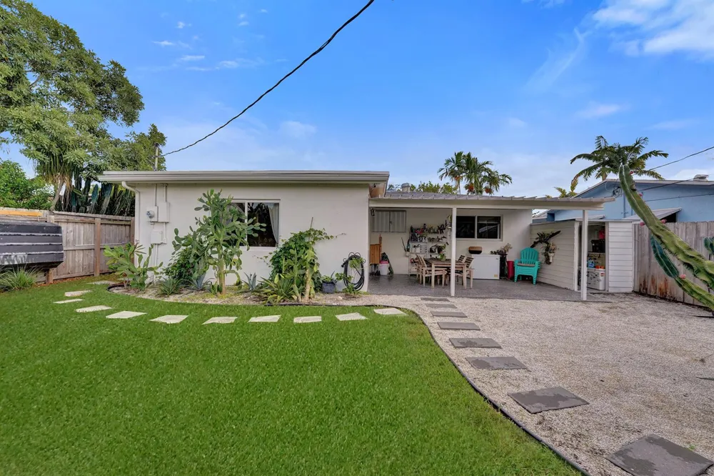 180 NW 48th Court Oakland Park, FL 33309