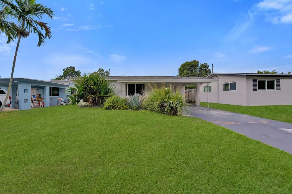 180 NW 48th Court Oakland Park, FL 33309
