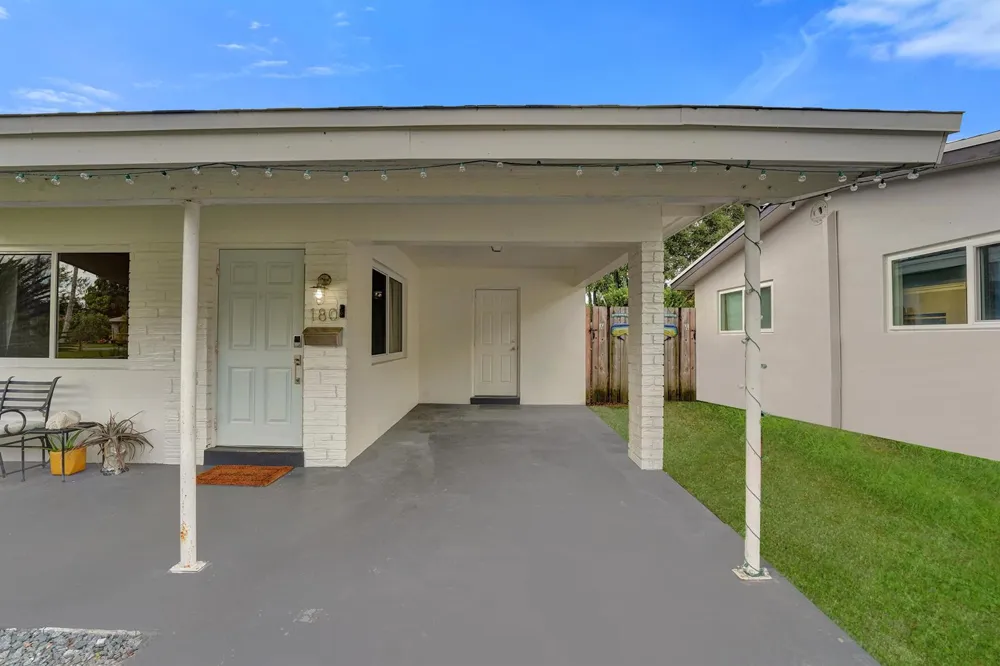 180 NW 48th Court Oakland Park, FL 33309