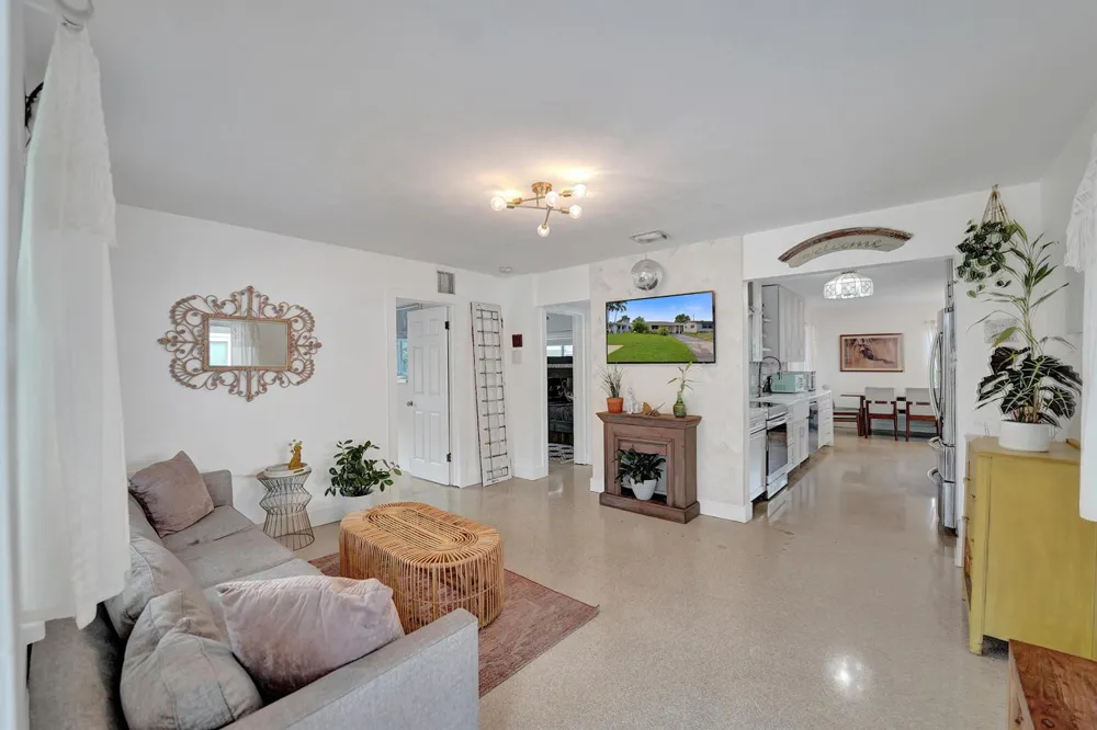 180 NW 48th Court Oakland Park, FL 33309