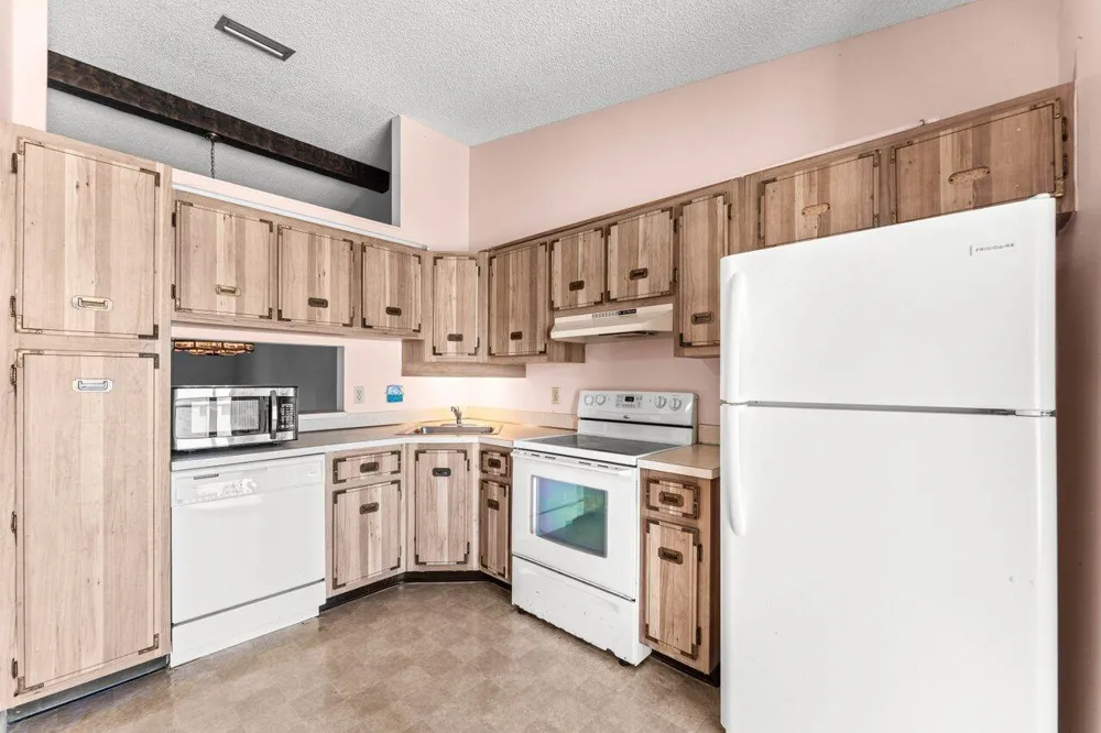 1024 Green Pine Boulevard #I West Palm Beach, FL 33409
