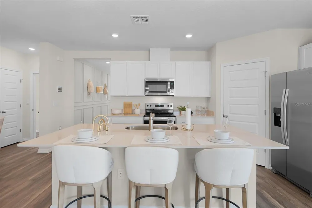 8464 FOX DEN COVE Lakeland, FL 33810