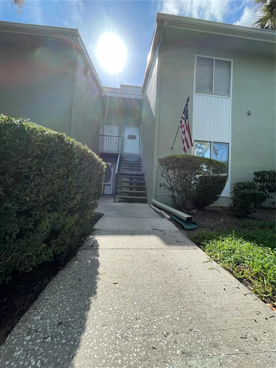 586 BAHIA CIRCLE #B ocala, FL 34472