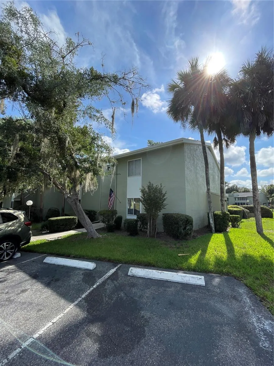586 BAHIA CIRCLE #B ocala, FL 34472
