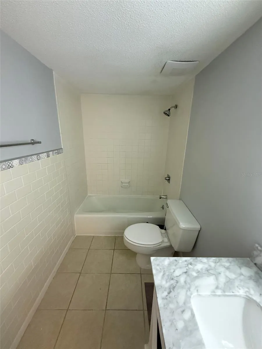 586 BAHIA CIRCLE #B ocala, FL 34472