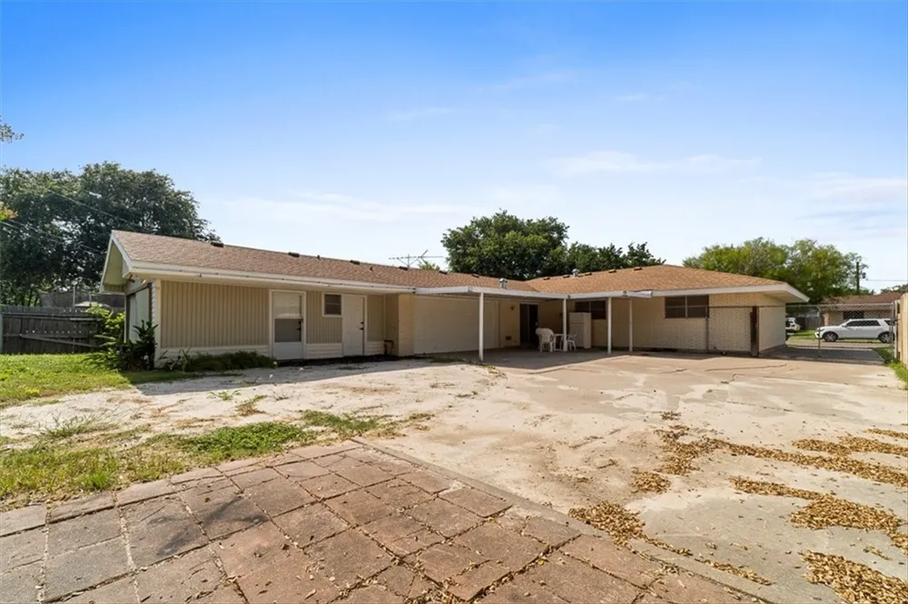 220 Pecos Street Portland, TX 78374