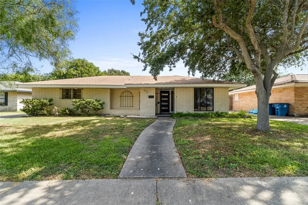 220 Pecos Street Portland, TX 78374