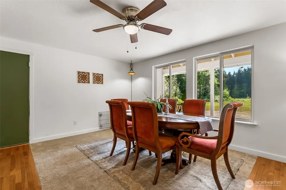 911 E Dawn Drive Allyn, WA 98524
