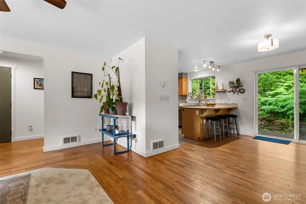 911 E Dawn Drive Allyn, WA 98524
