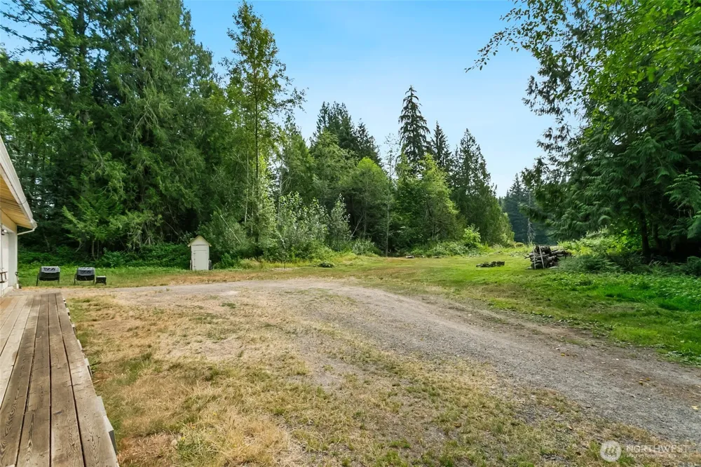 911 E Dawn Drive Allyn, WA 98524
