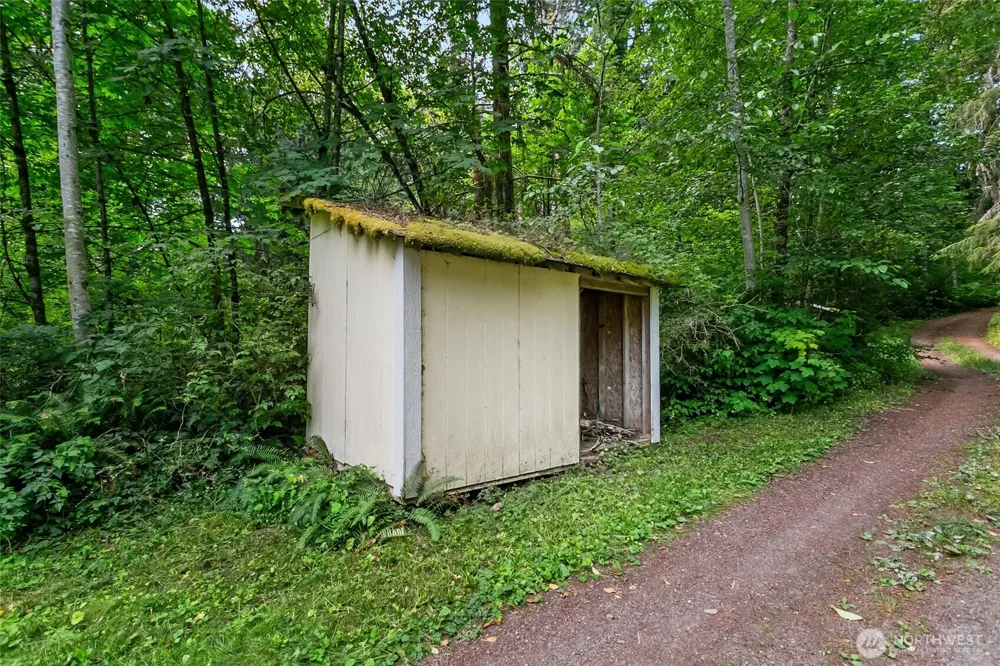 911 E Dawn Drive Allyn, WA 98524