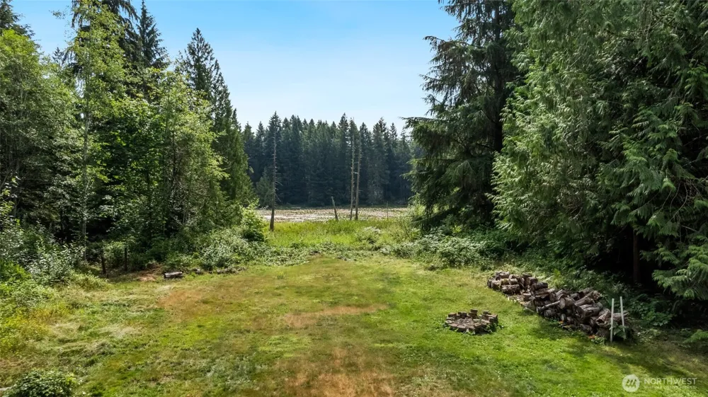 911 E Dawn Drive Allyn, WA 98524