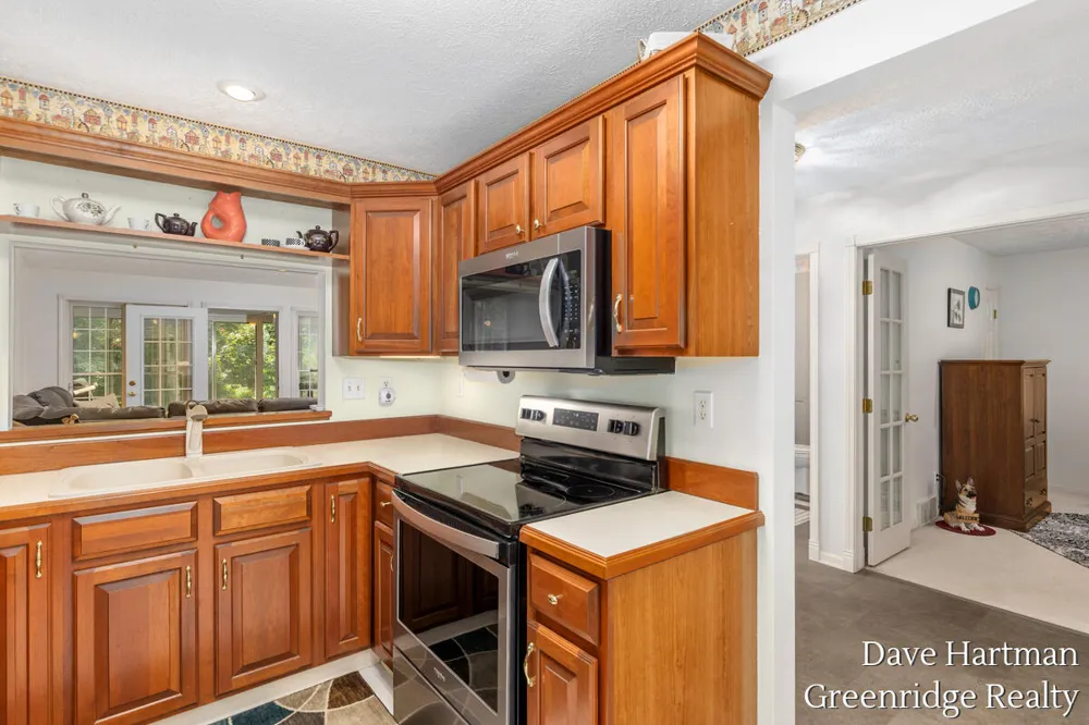 6731 Beechwood Drive Saranac, MI 48881