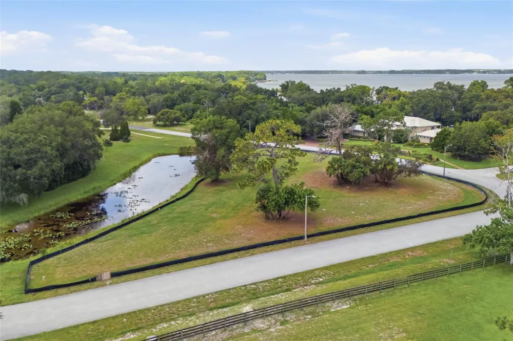 520 AUSTIN DRIVE Tarpon Springs, FL 34688
