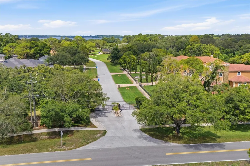 520 AUSTIN DRIVE Tarpon Springs, FL 34688