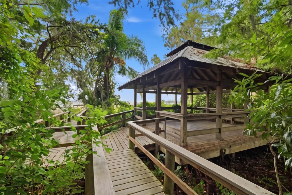 520 AUSTIN DRIVE Tarpon Springs, FL 34688