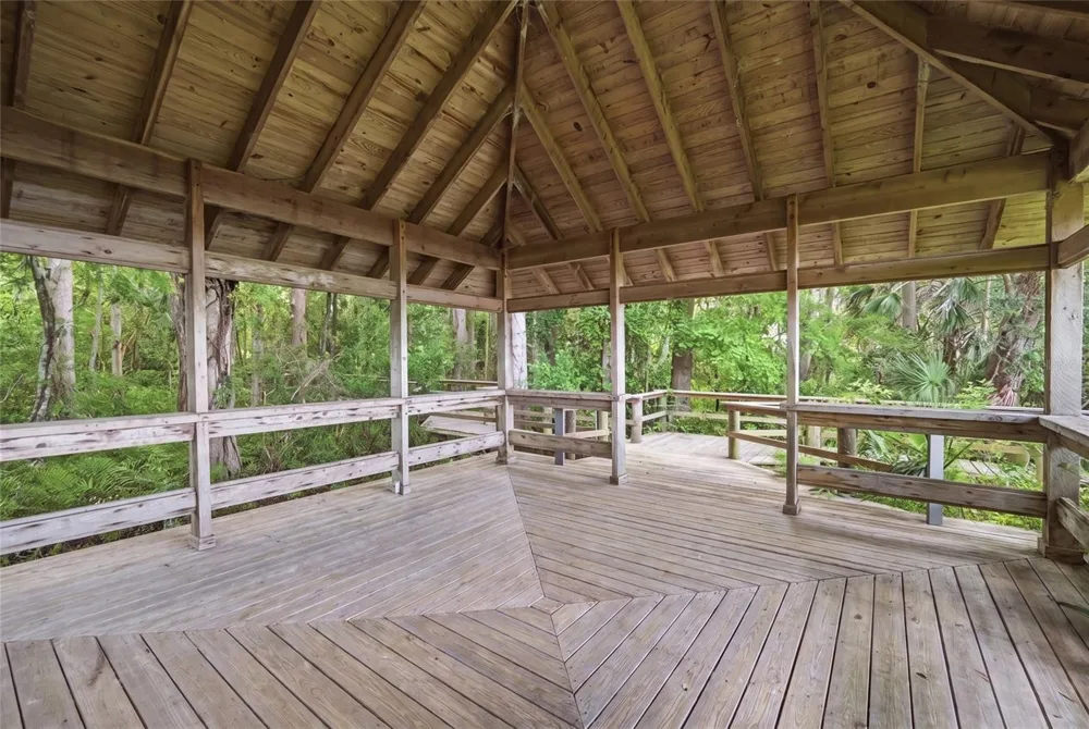 520 AUSTIN DRIVE Tarpon Springs, FL 34688