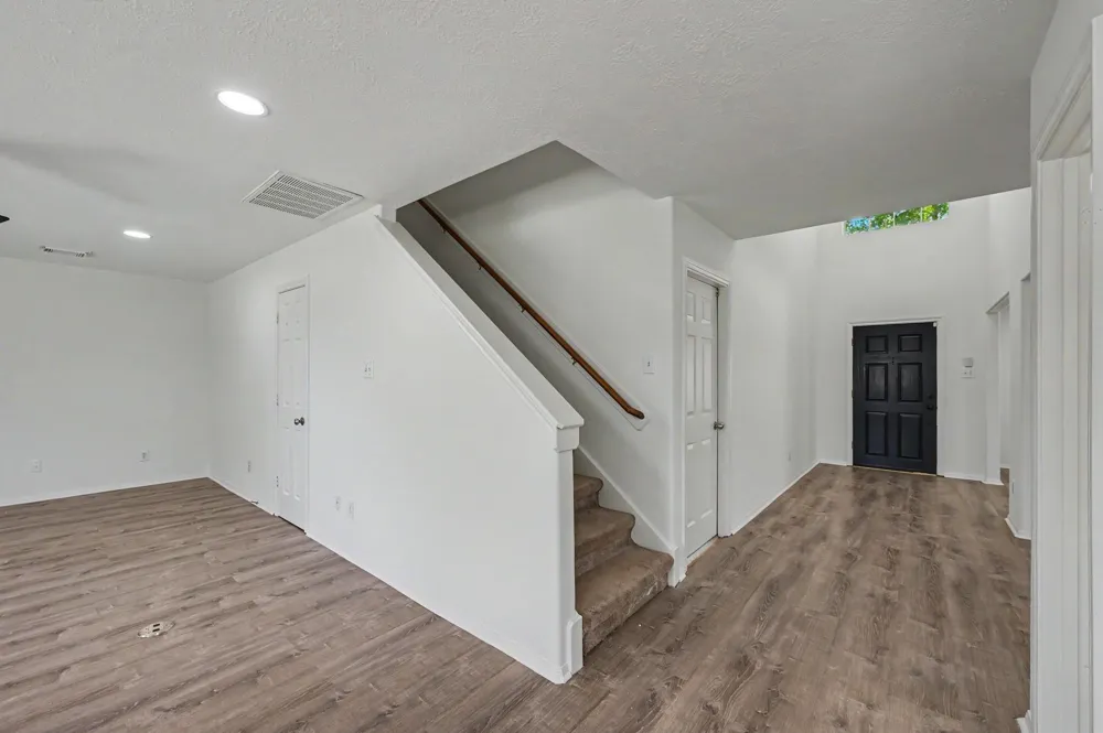 11910 Lois Lane Pinehurst, TX 77362