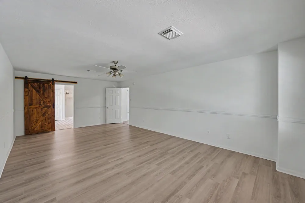 11910 Lois Lane Pinehurst, TX 77362