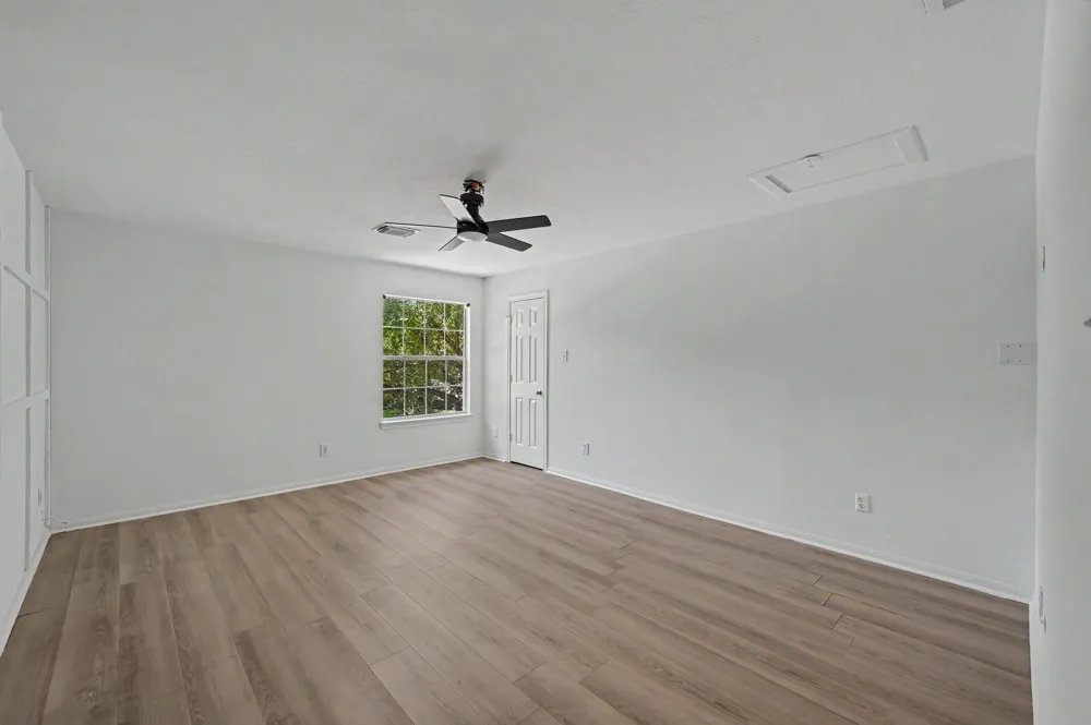 11910 Lois Lane Pinehurst, TX 77362
