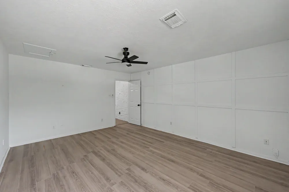 11910 Lois Lane Pinehurst, TX 77362