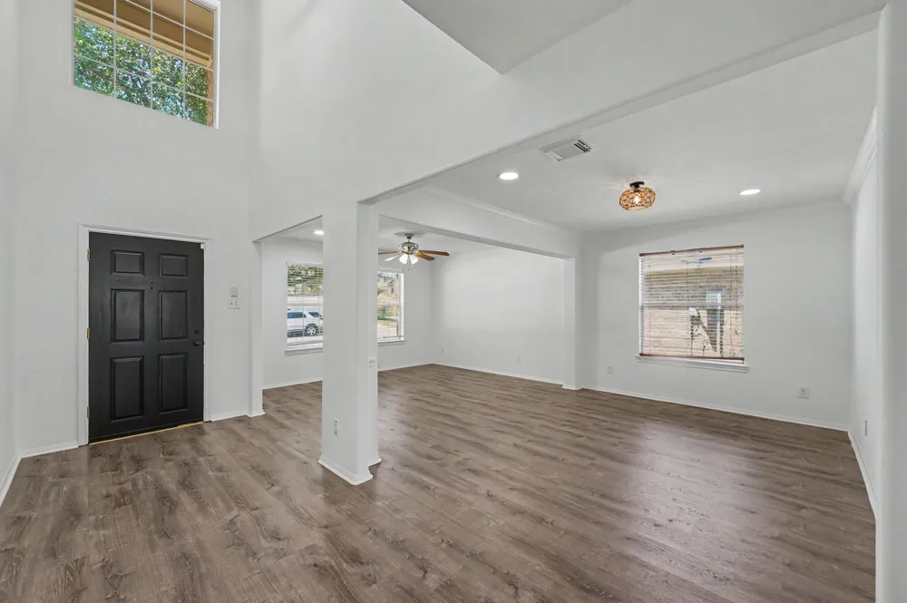 11910 Lois Lane Pinehurst, TX 77362