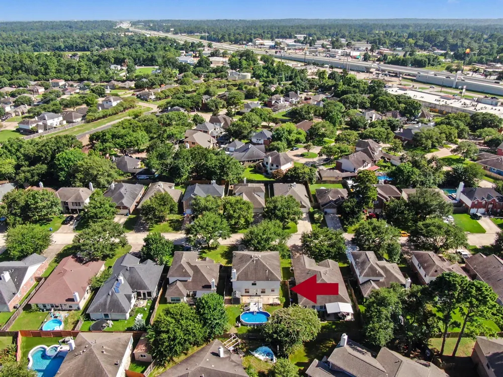 11910 Lois Lane Pinehurst, TX 77362