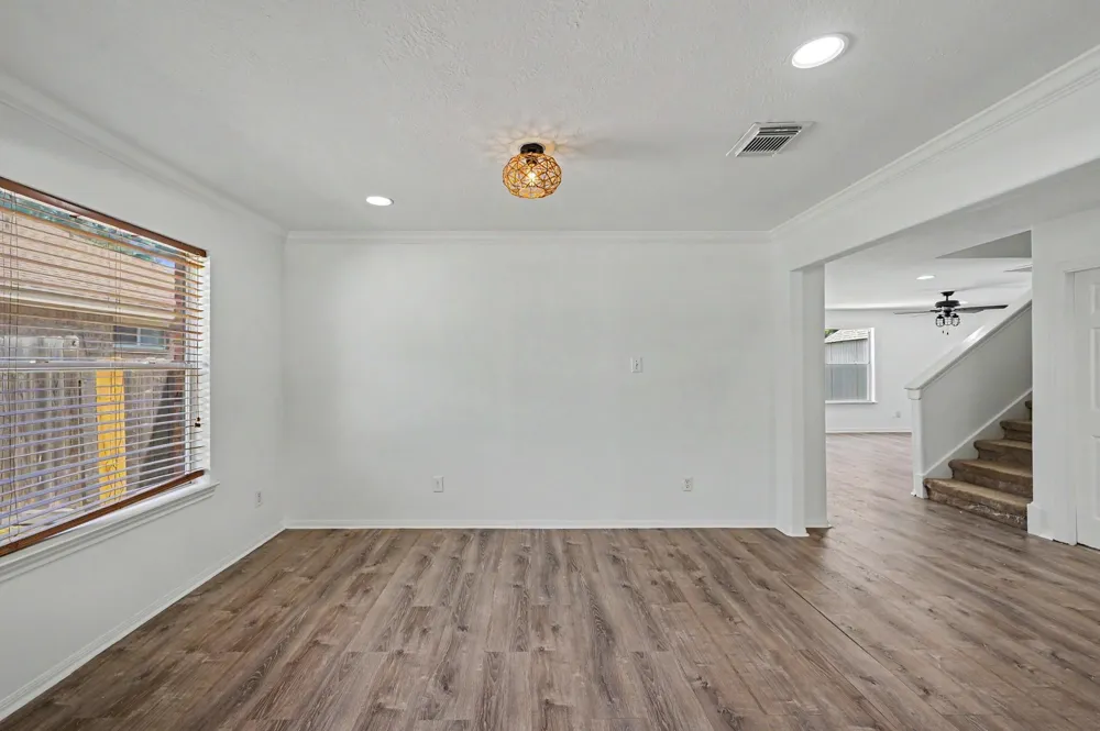 11910 Lois Lane Pinehurst, TX 77362