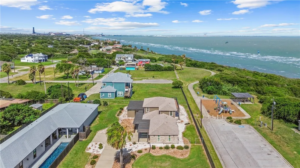 200 Elm Street Portland, TX 78374