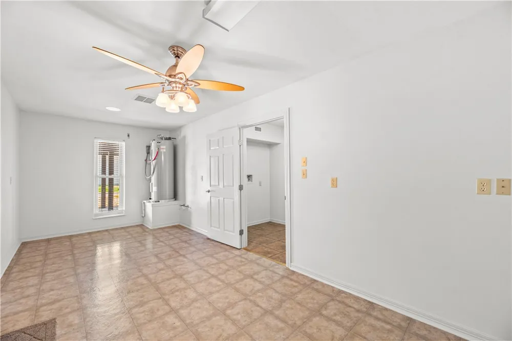 200 Elm Street Portland, TX 78374