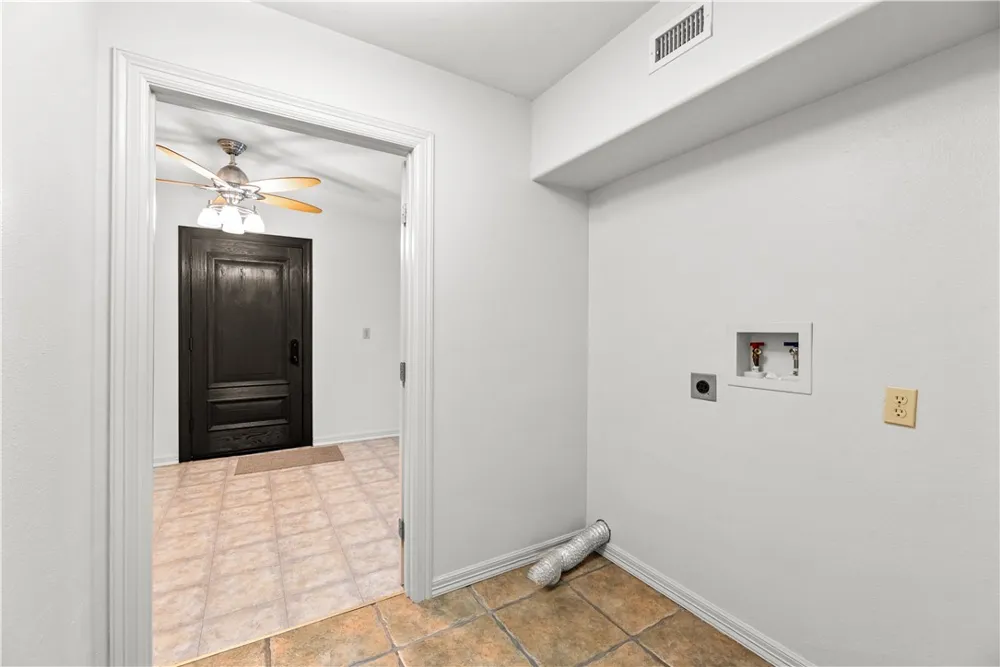 200 Elm Street Portland, TX 78374