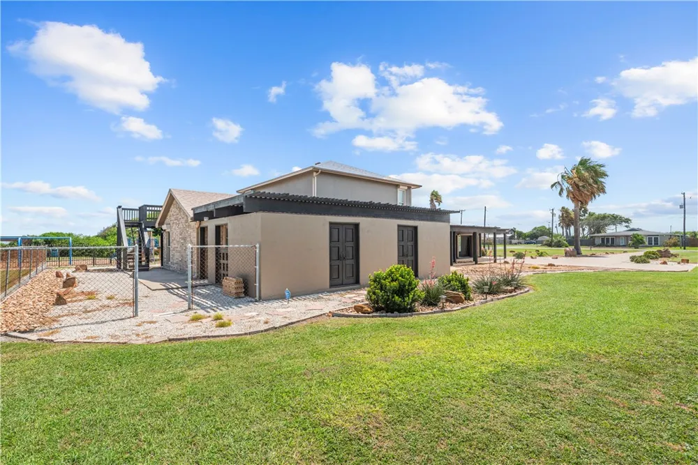 200 Elm Street Portland, TX 78374
