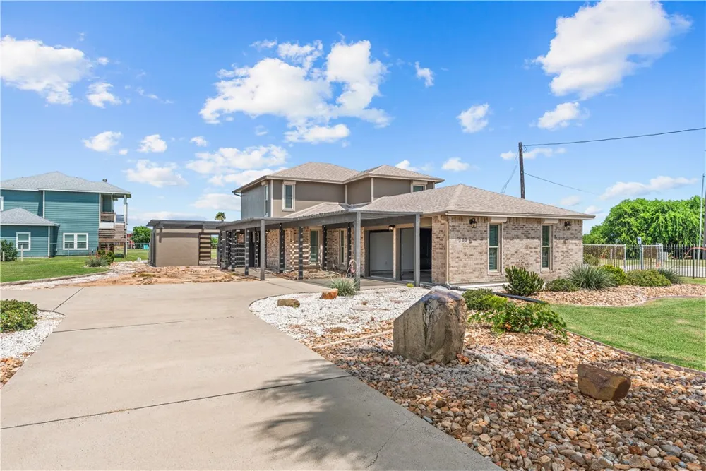 200 Elm Street Portland, TX 78374