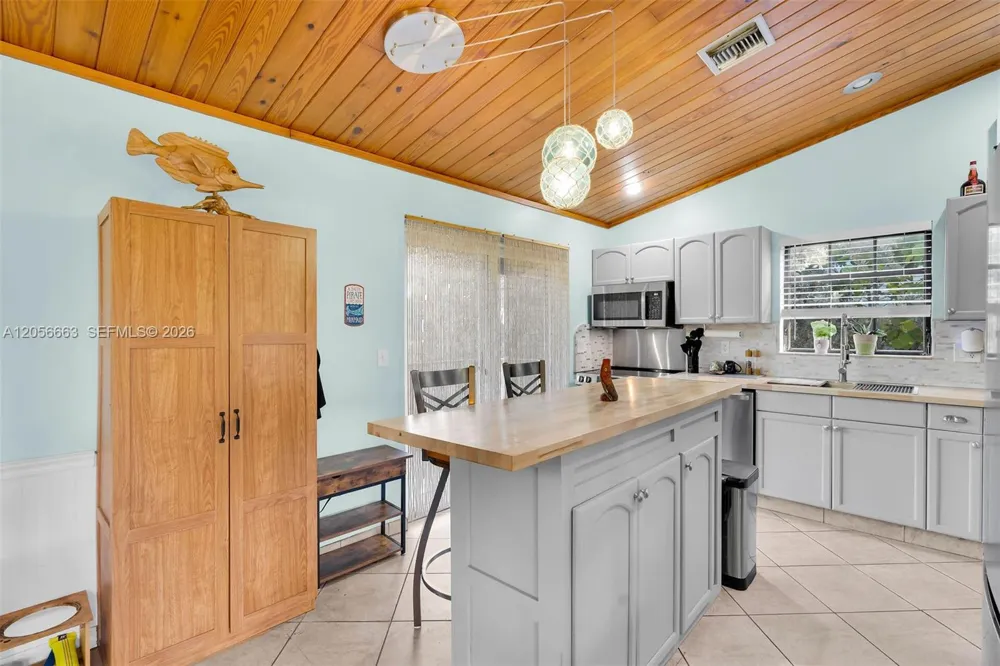422 Calle Limon Marathon, FL 33050
