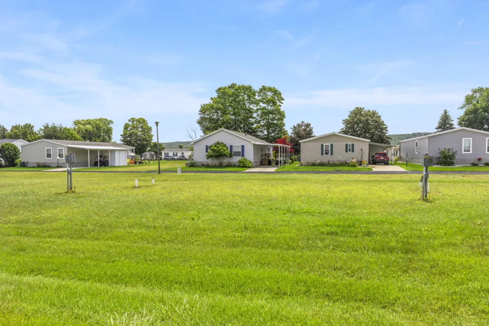 3316 Lakeland Drive Arcadia, MI 49613