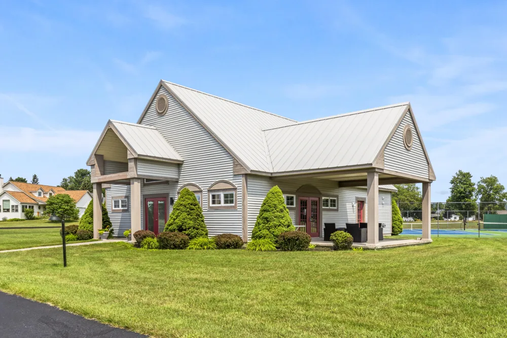 3316 Lakeland Drive Arcadia, MI 49613
