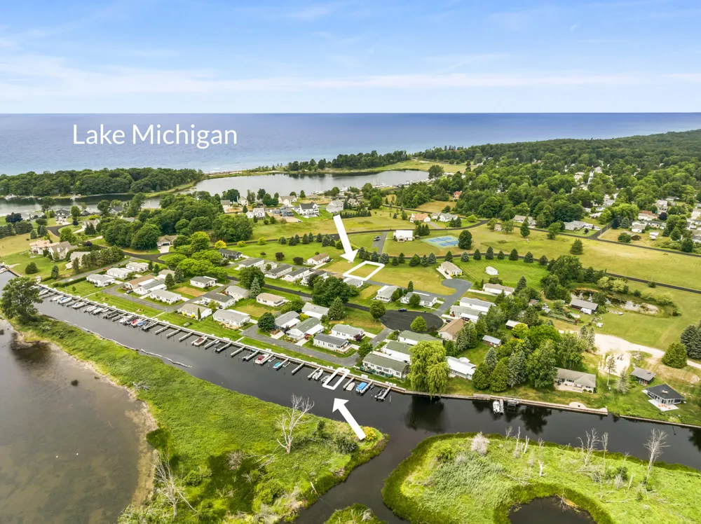 3316 Lakeland Drive Arcadia, MI 49613