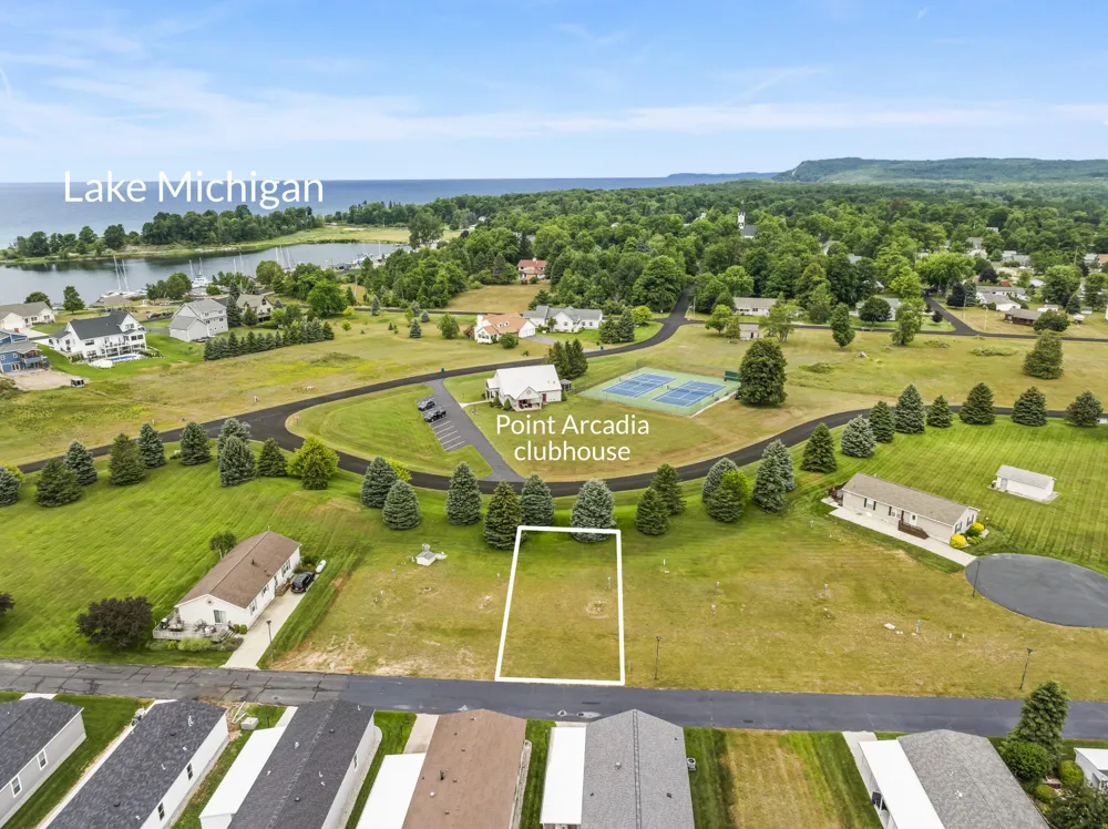 3316 Lakeland Drive Arcadia, MI 49613