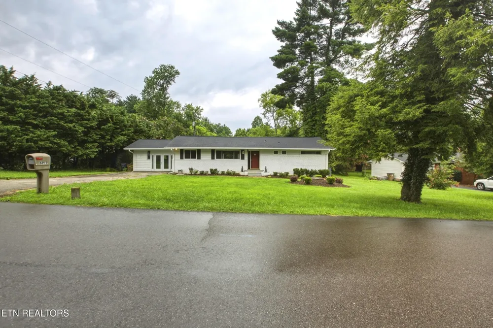 6919 Dorchester Drive Knoxville, TN 37909