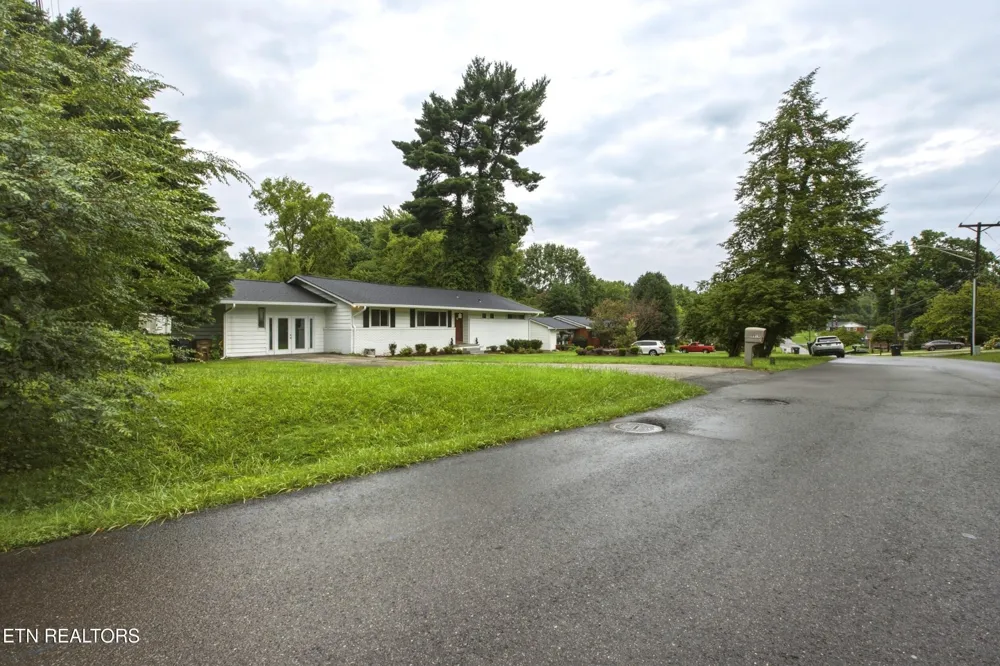 6919 Dorchester Drive Knoxville, TN 37909