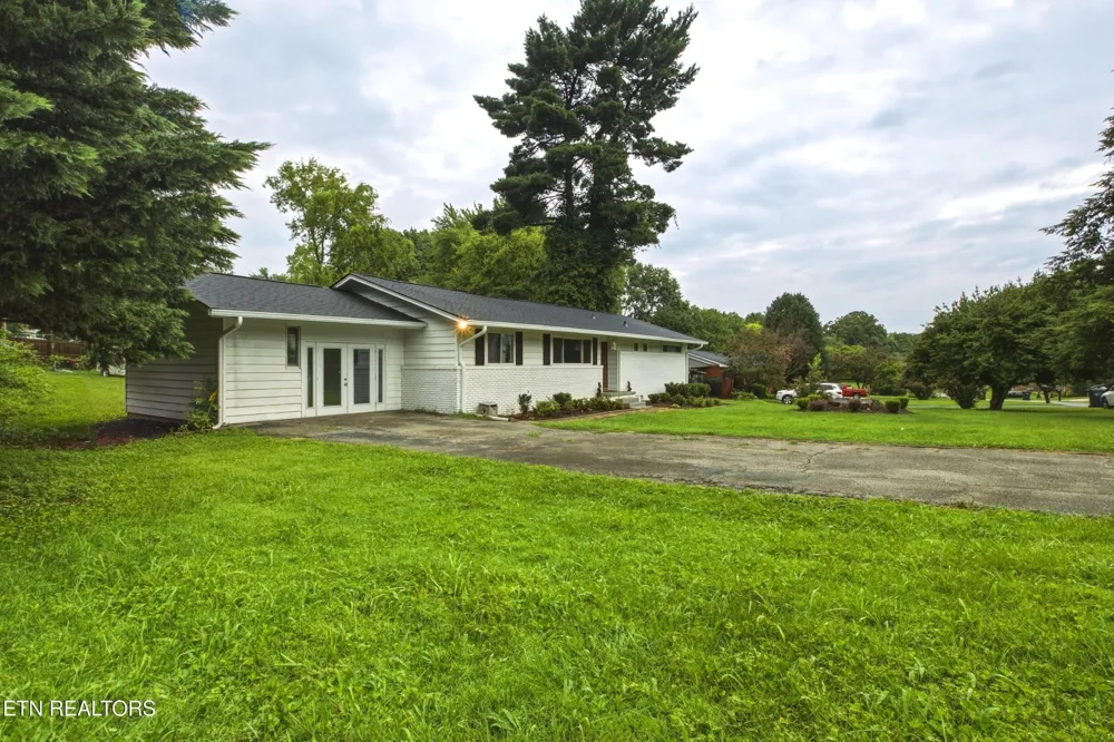 6919 Dorchester Drive Knoxville, TN 37909