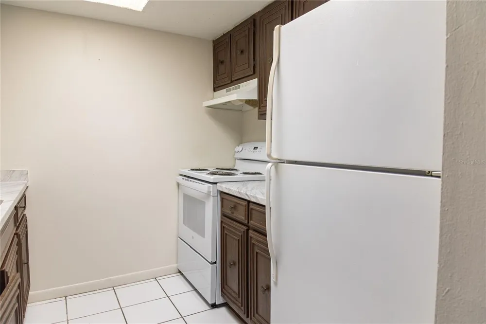 4718 JOSEPH COURT #220 Tampa, FL 33614