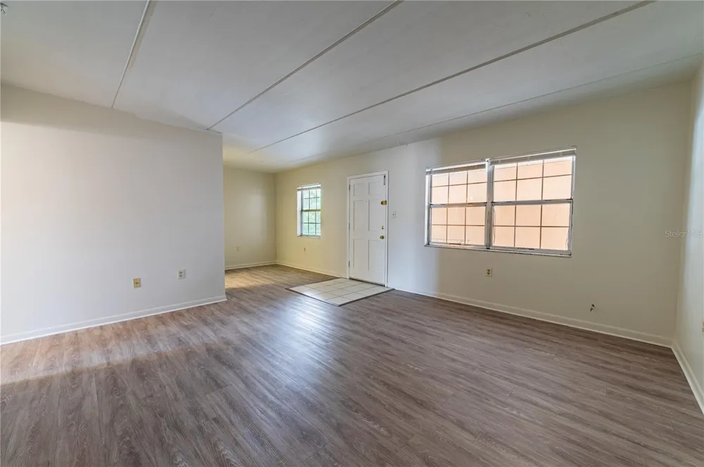 4718 JOSEPH COURT #220 Tampa, FL 33614